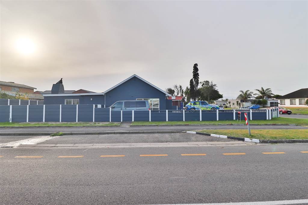 3 Bed House for sale in Bothasig T4301344 Private Property