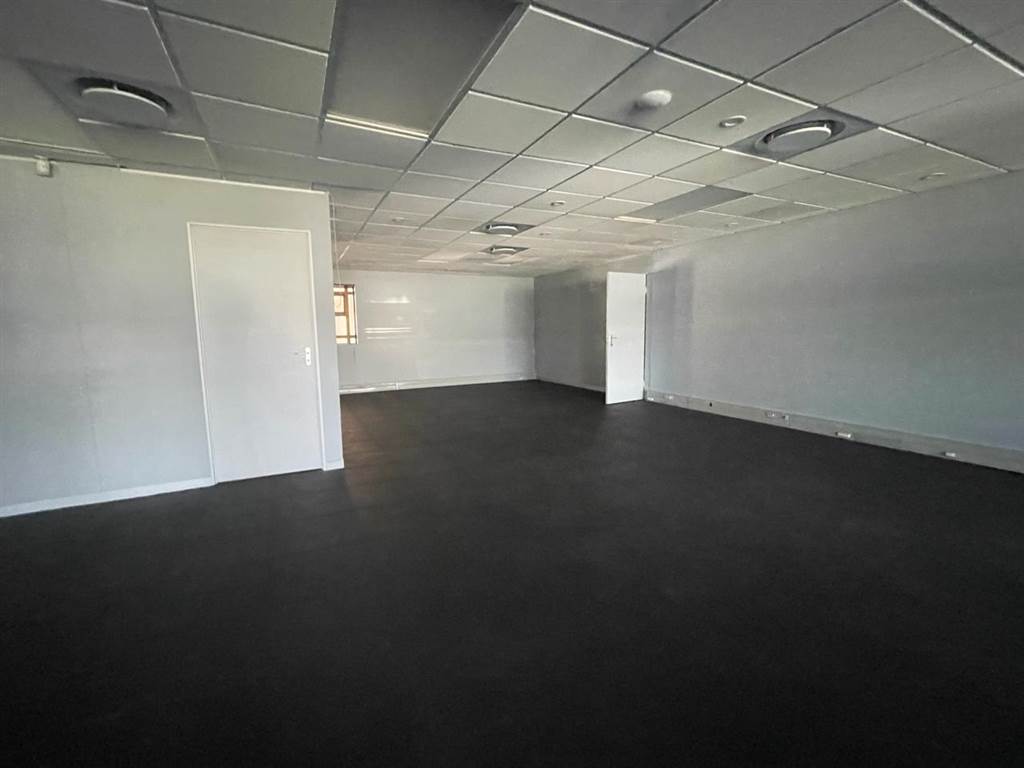 428  m² Commercial space in Milnerton Central photo number 20