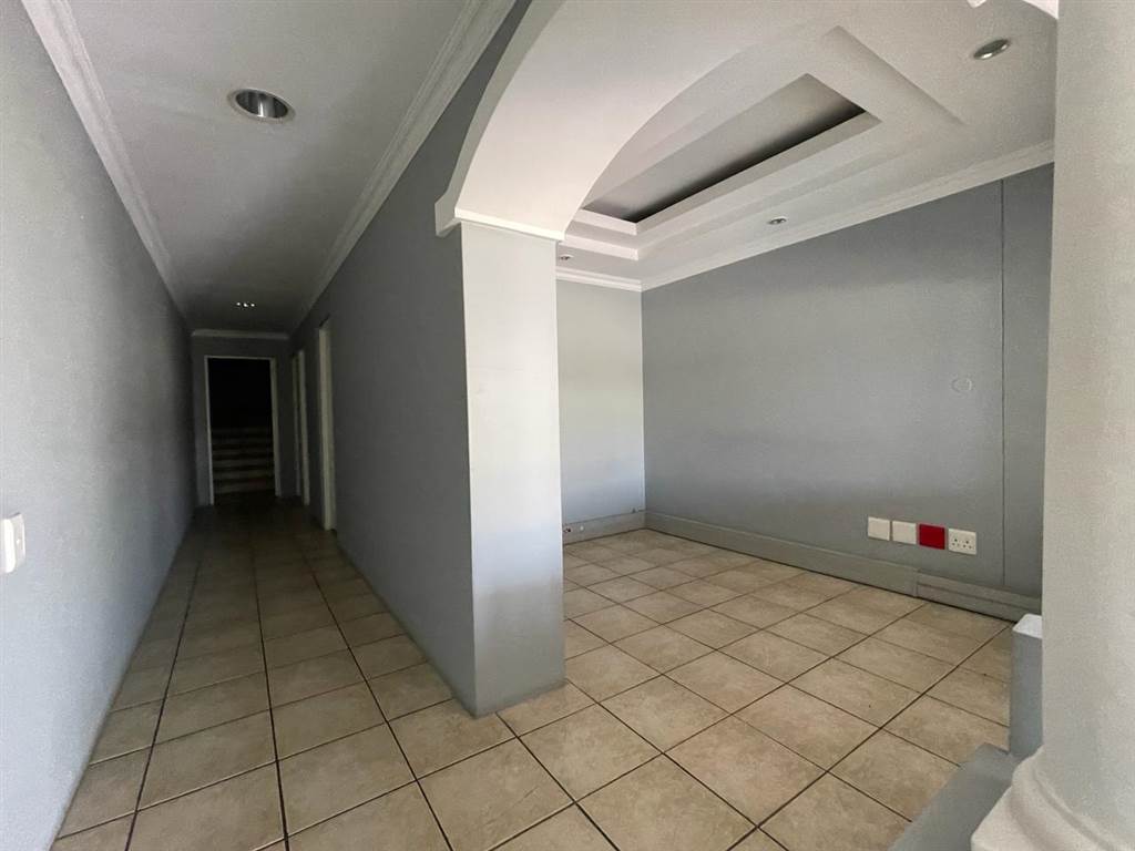 428  m² Commercial space in Milnerton Central photo number 29