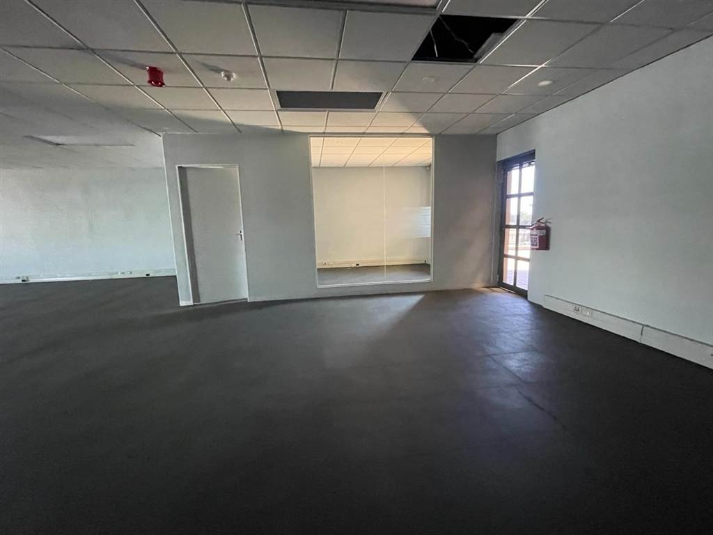 428  m² Commercial space in Milnerton Central photo number 22