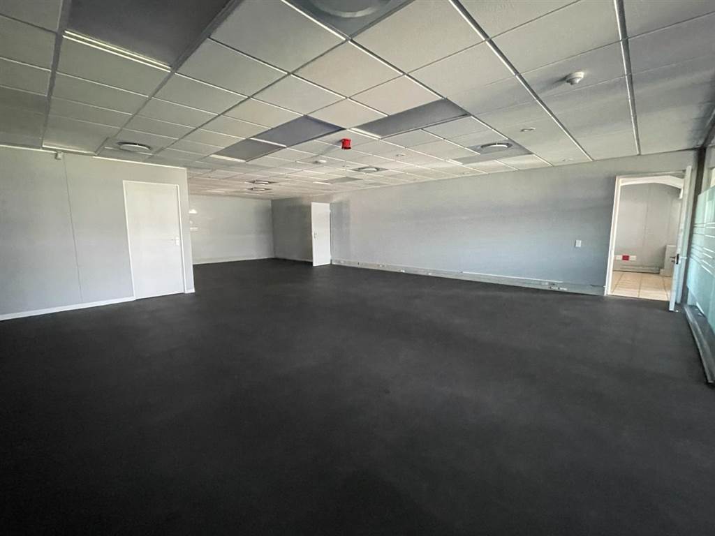 428  m² Commercial space in Milnerton Central photo number 15