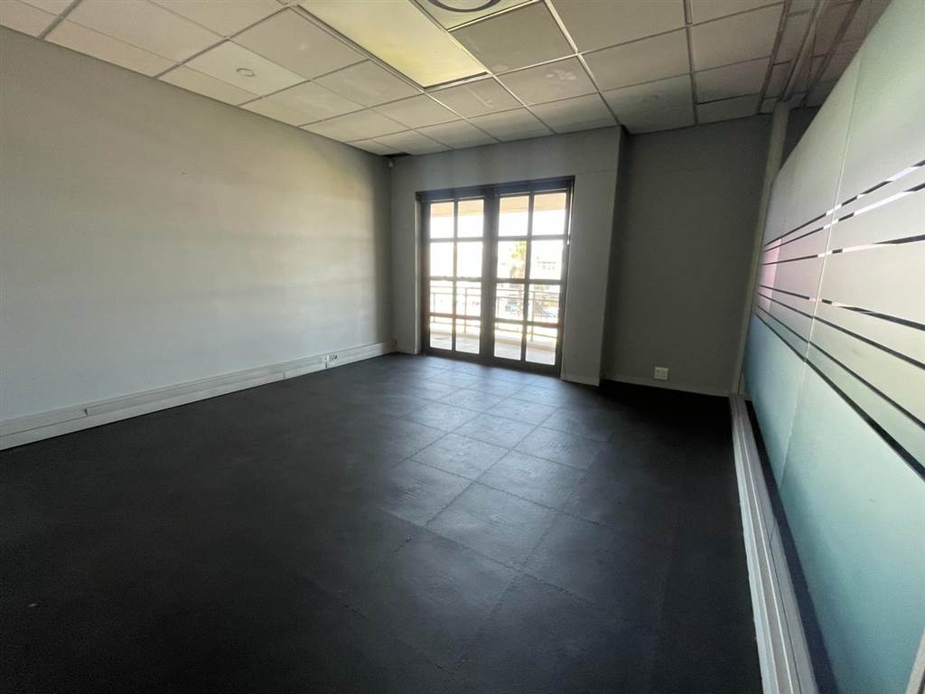 428  m² Commercial space in Milnerton Central photo number 17