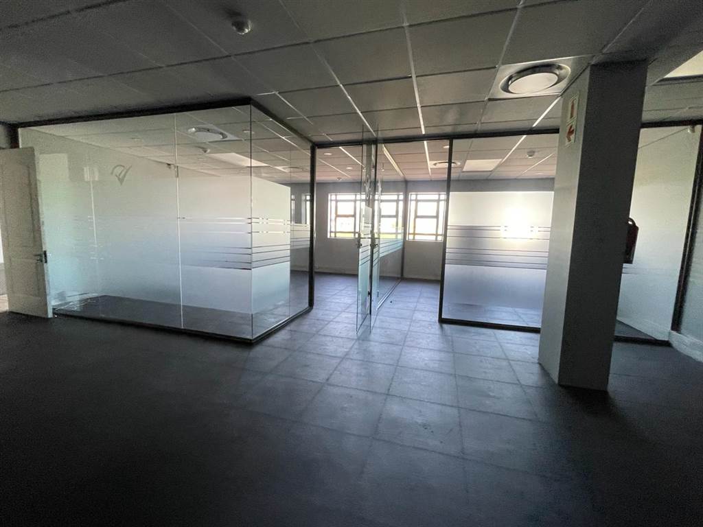 428  m² Commercial space in Milnerton Central photo number 16