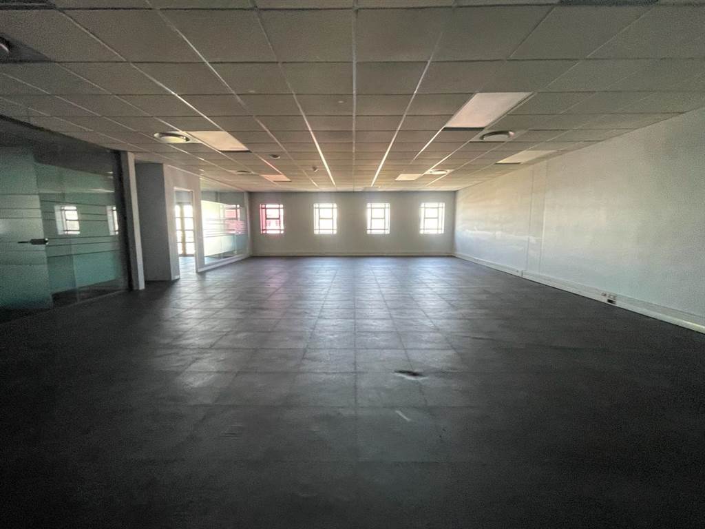428  m² Commercial space in Milnerton Central photo number 8