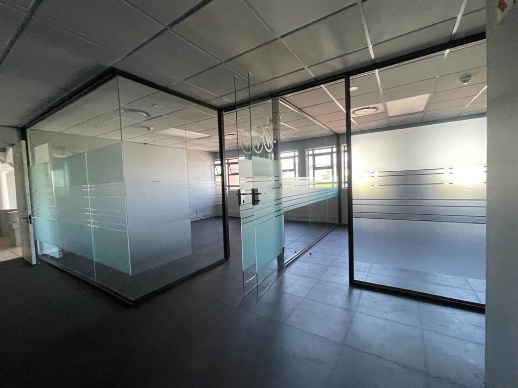 428  m² Commercial space in Milnerton Central photo number 11