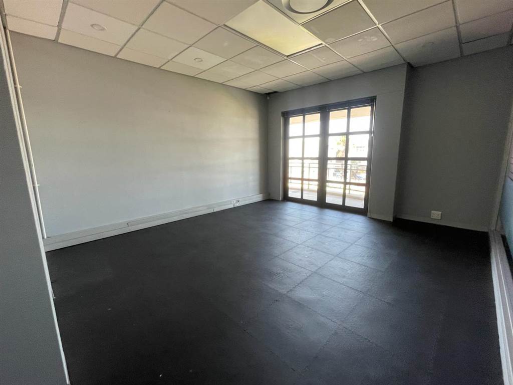 428  m² Commercial space in Milnerton Central photo number 19
