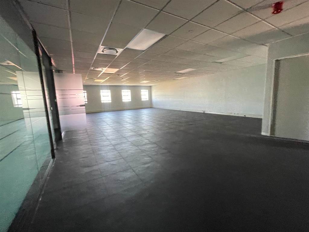 428  m² Commercial space in Milnerton Central photo number 26