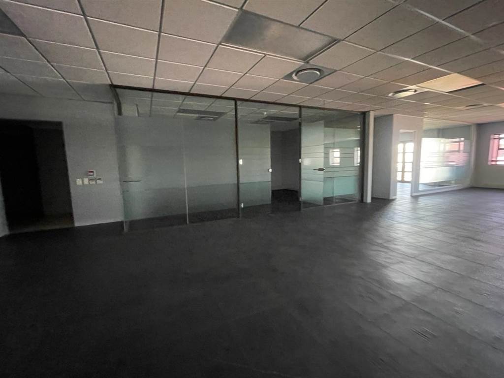 428  m² Commercial space in Milnerton Central photo number 13