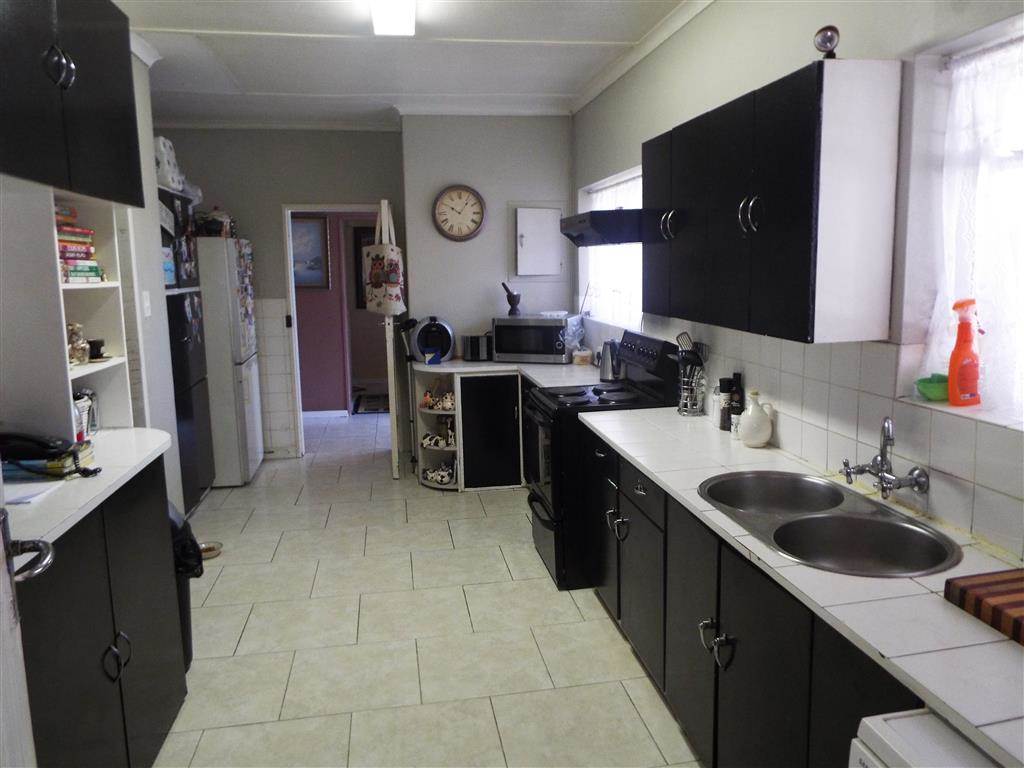 3 Bed House in Witbank photo number 5