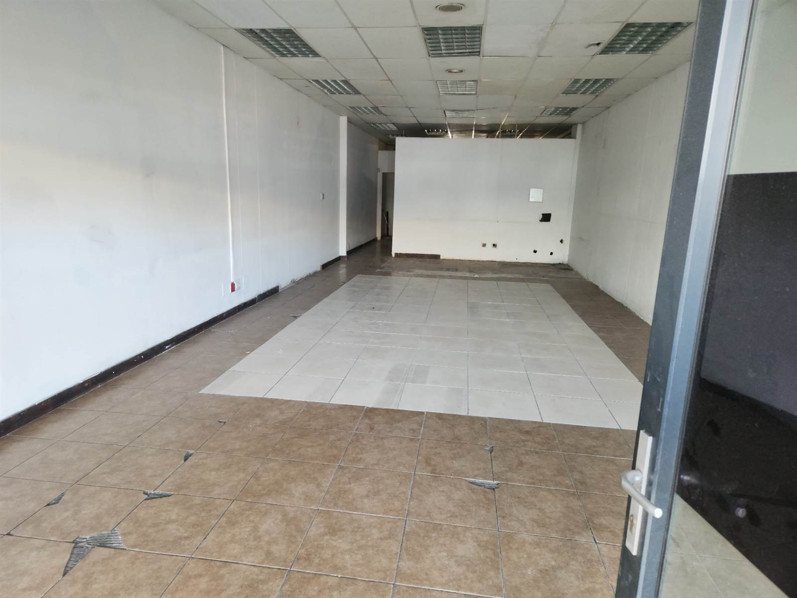 320  m² Retail Space in Port Elizabeth Central photo number 3