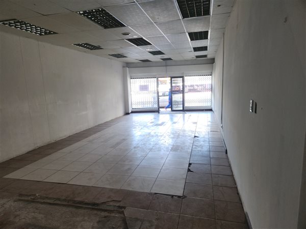 320  m² Retail Space