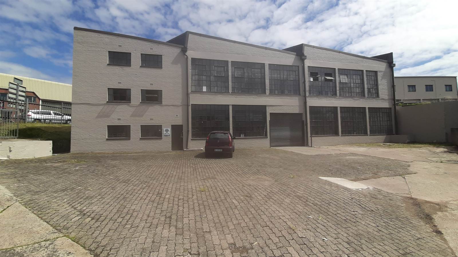 350  m² Industrial space in New Germany photo number 1