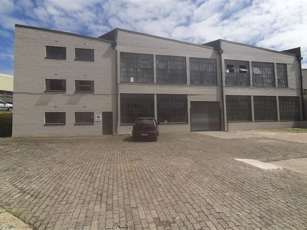 350  m² Industrial space in New Germany