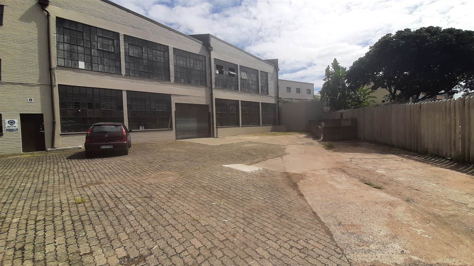 350  m² Industrial space in New Germany photo number 2