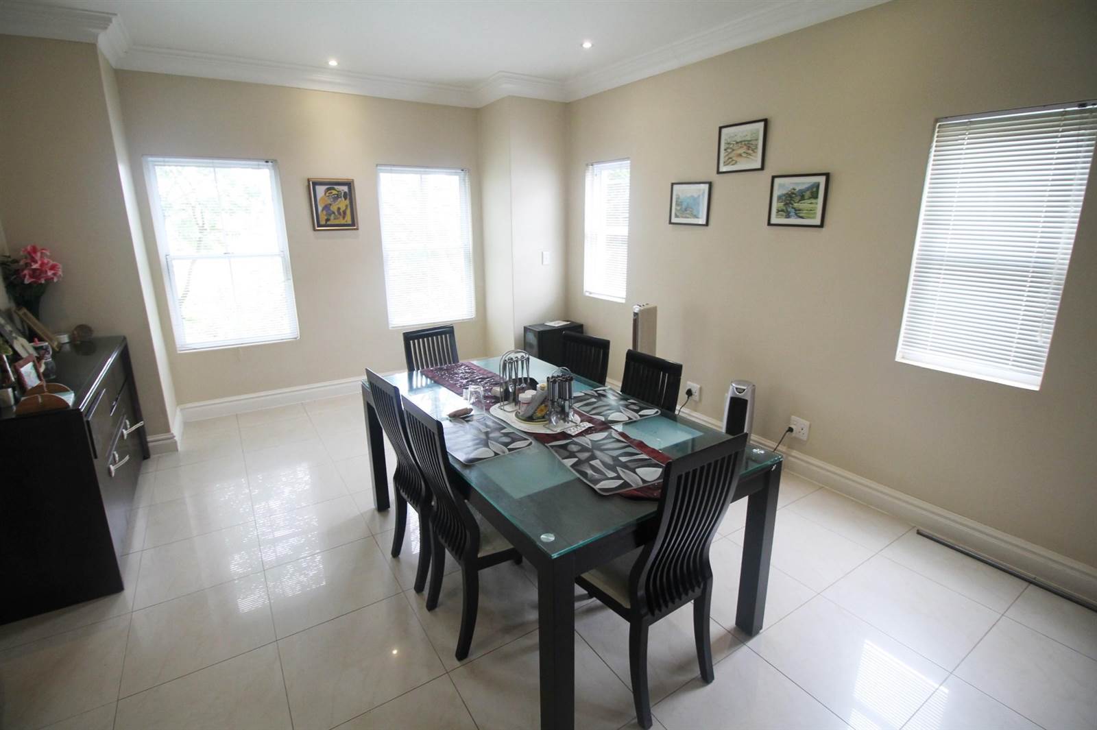 4 Bed House in Mt Edgecombe Estate 1 & 2 photo number 5