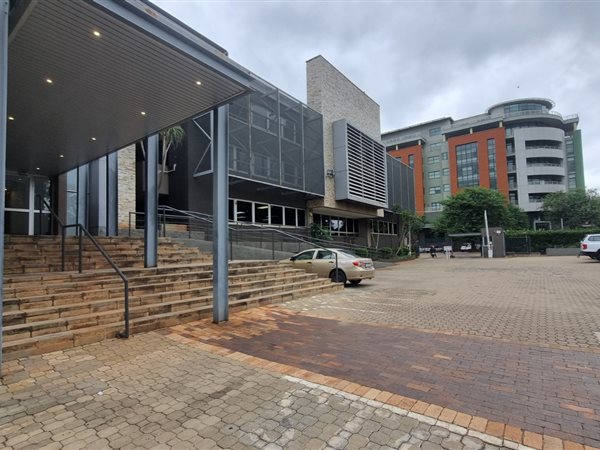 544  m² Commercial space in Hatfield