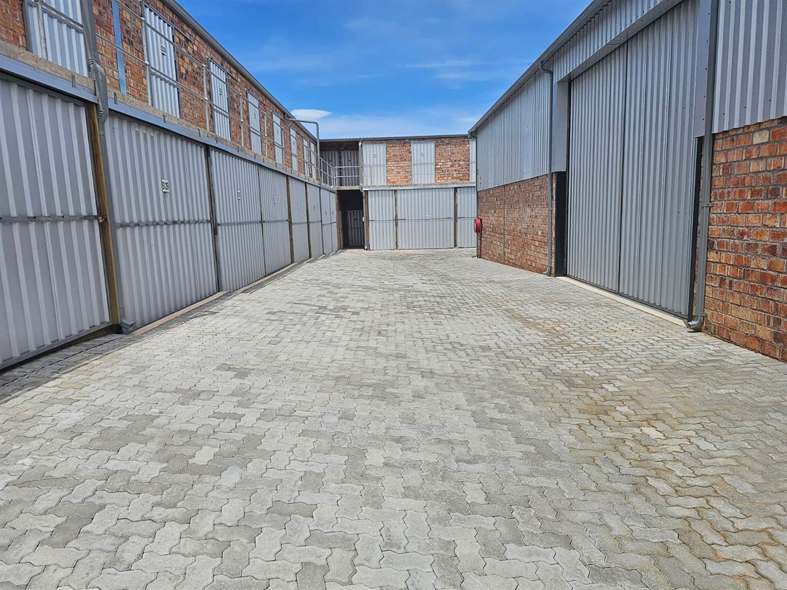 21  m² Industrial space in Stilbaai photo number 3