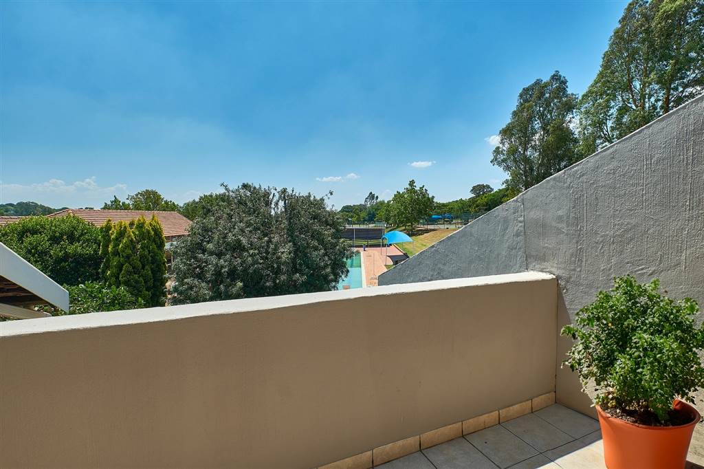 3 Bed Townhouse in Woodmead photo number 14