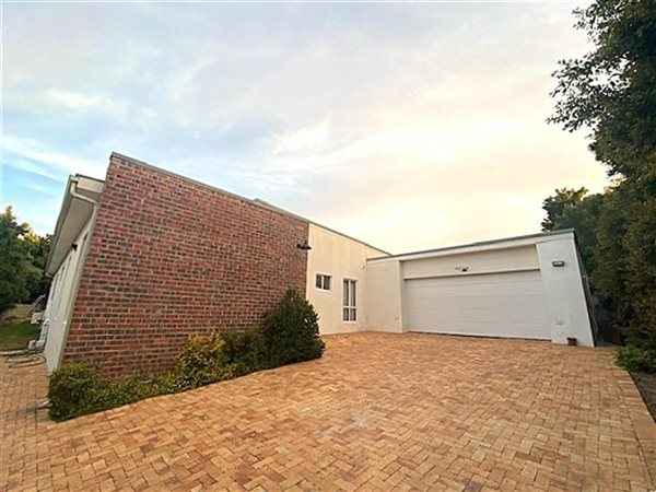 4 Bedroom House 4 Bedroom House