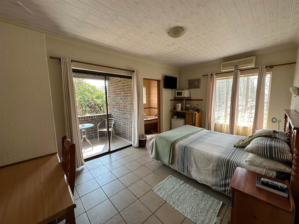 9 Bed House in Protea Park photo number 20