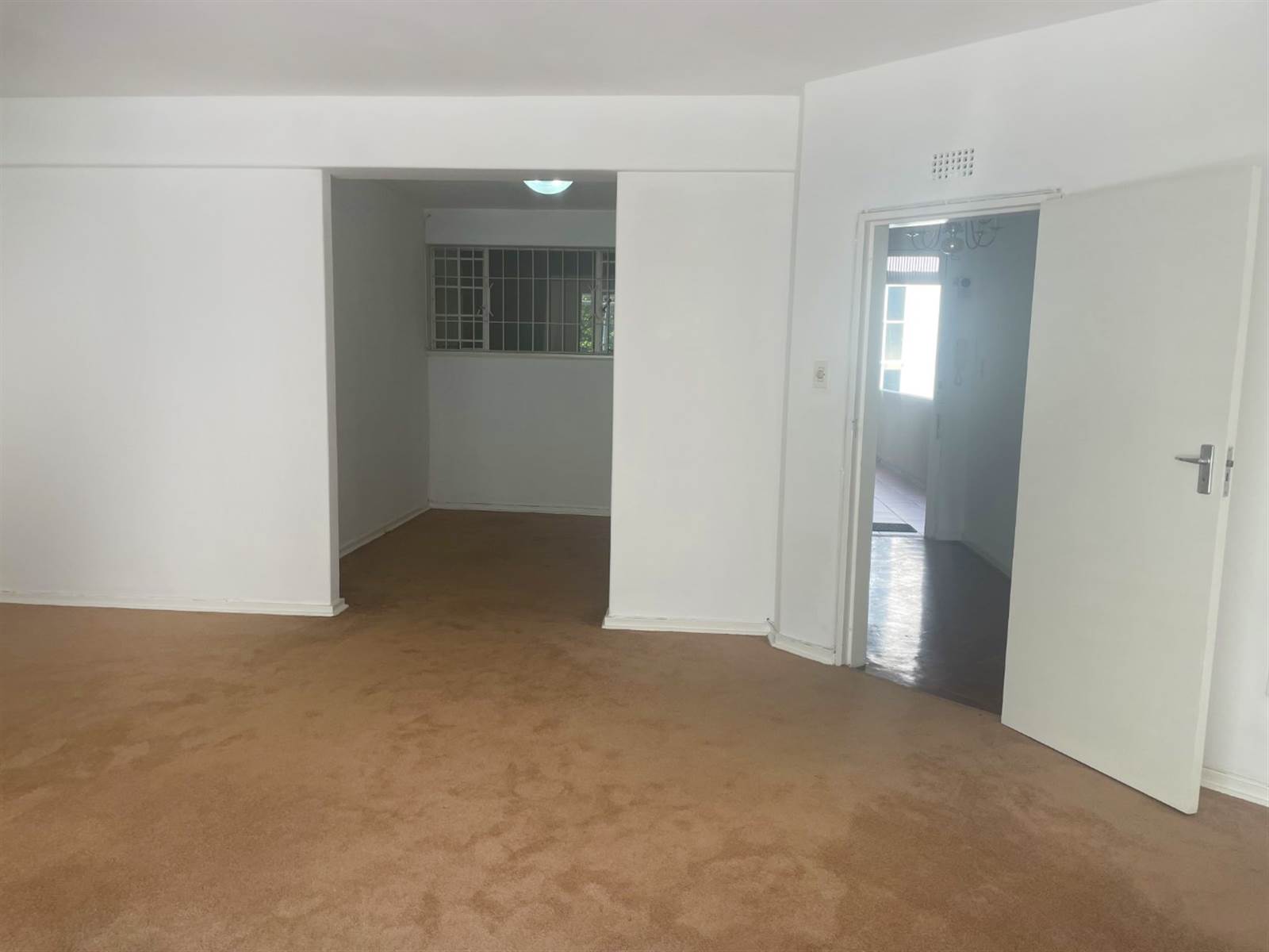 3 Bed Apartment in Illovo photo number 6