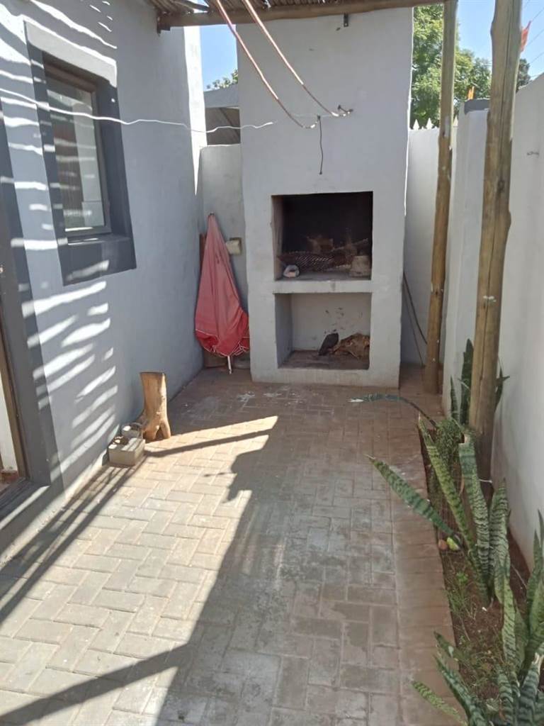 1 Bed Townhouse in Pretoria North photo number 20