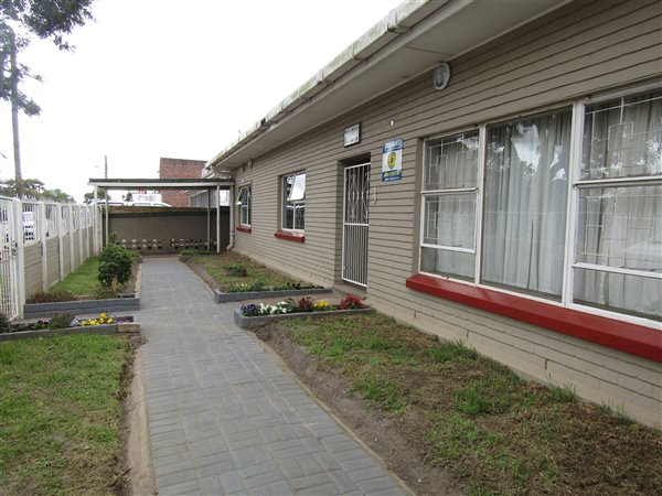 3 Bed Townhouse in Humansdorp