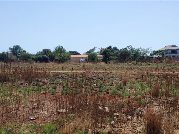 2 855 m² Land