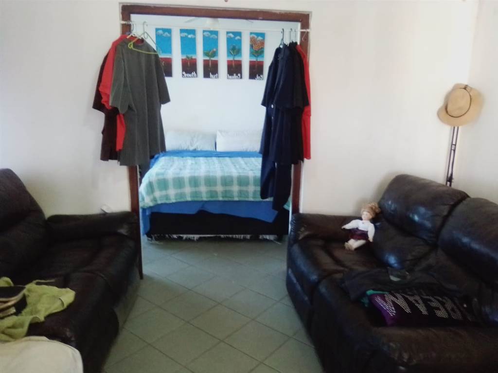 1 Bed Flat in Uvongo photo number 4