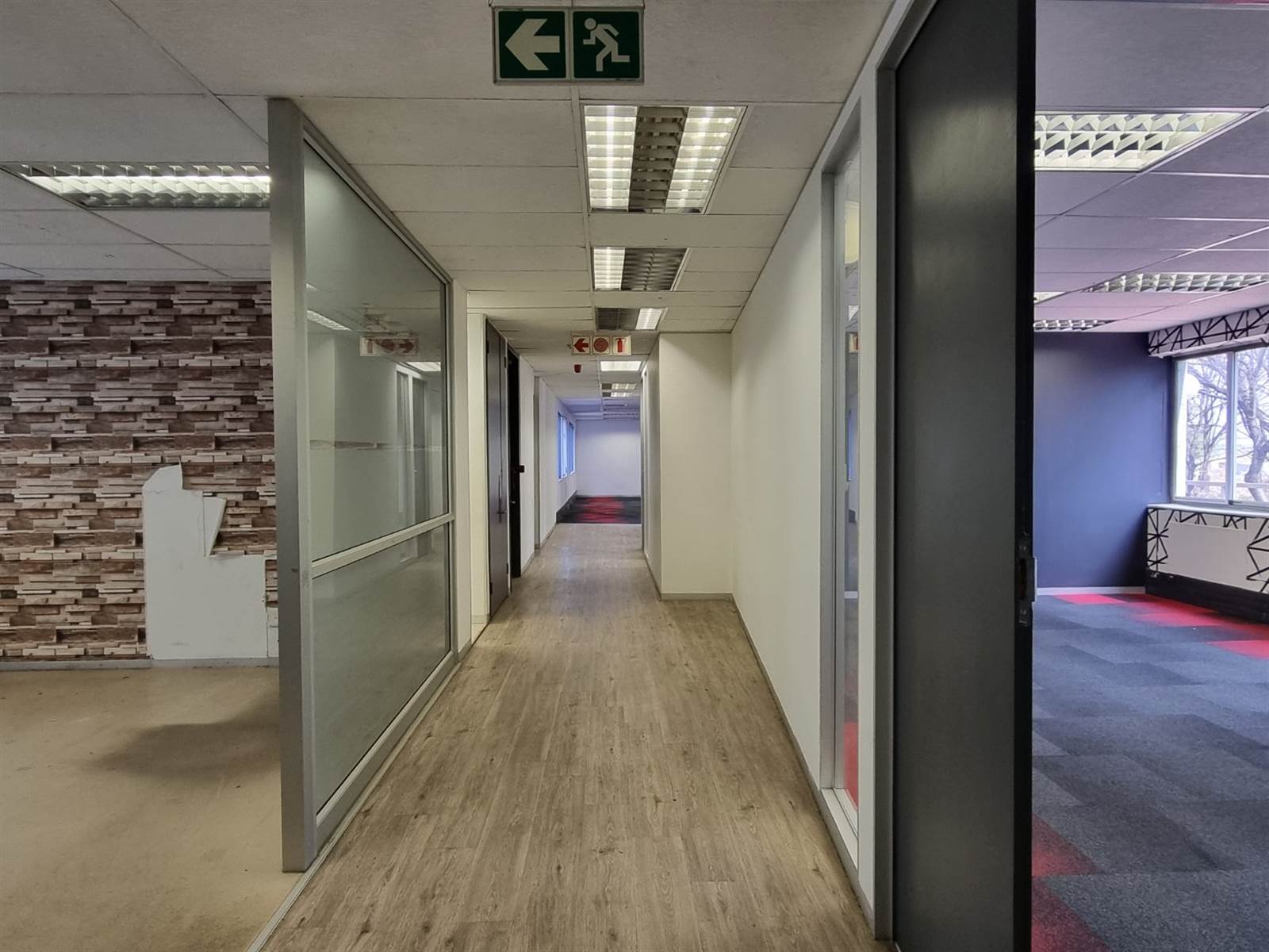 588  m² Commercial space in Woodmead photo number 3