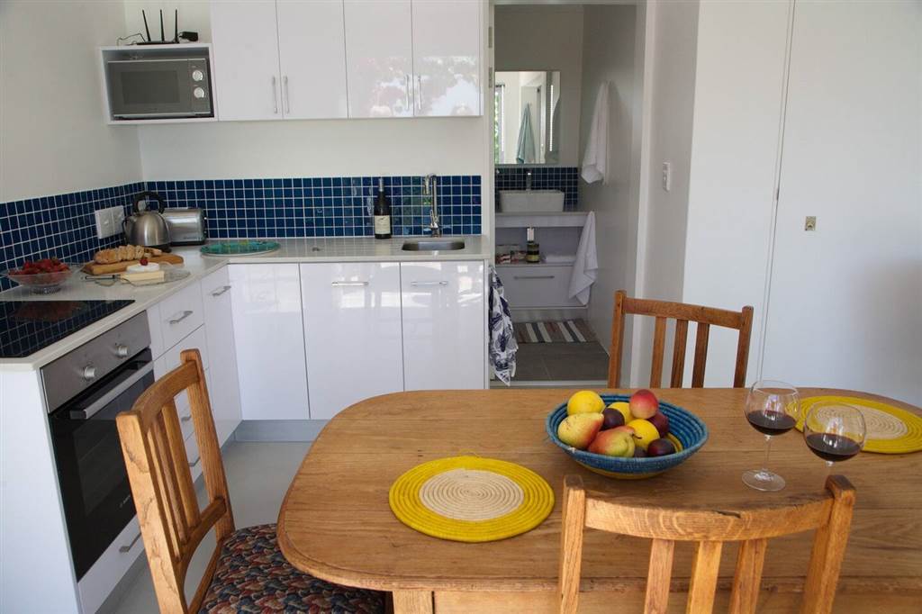 1 Bed House in Simons Town photo number 8