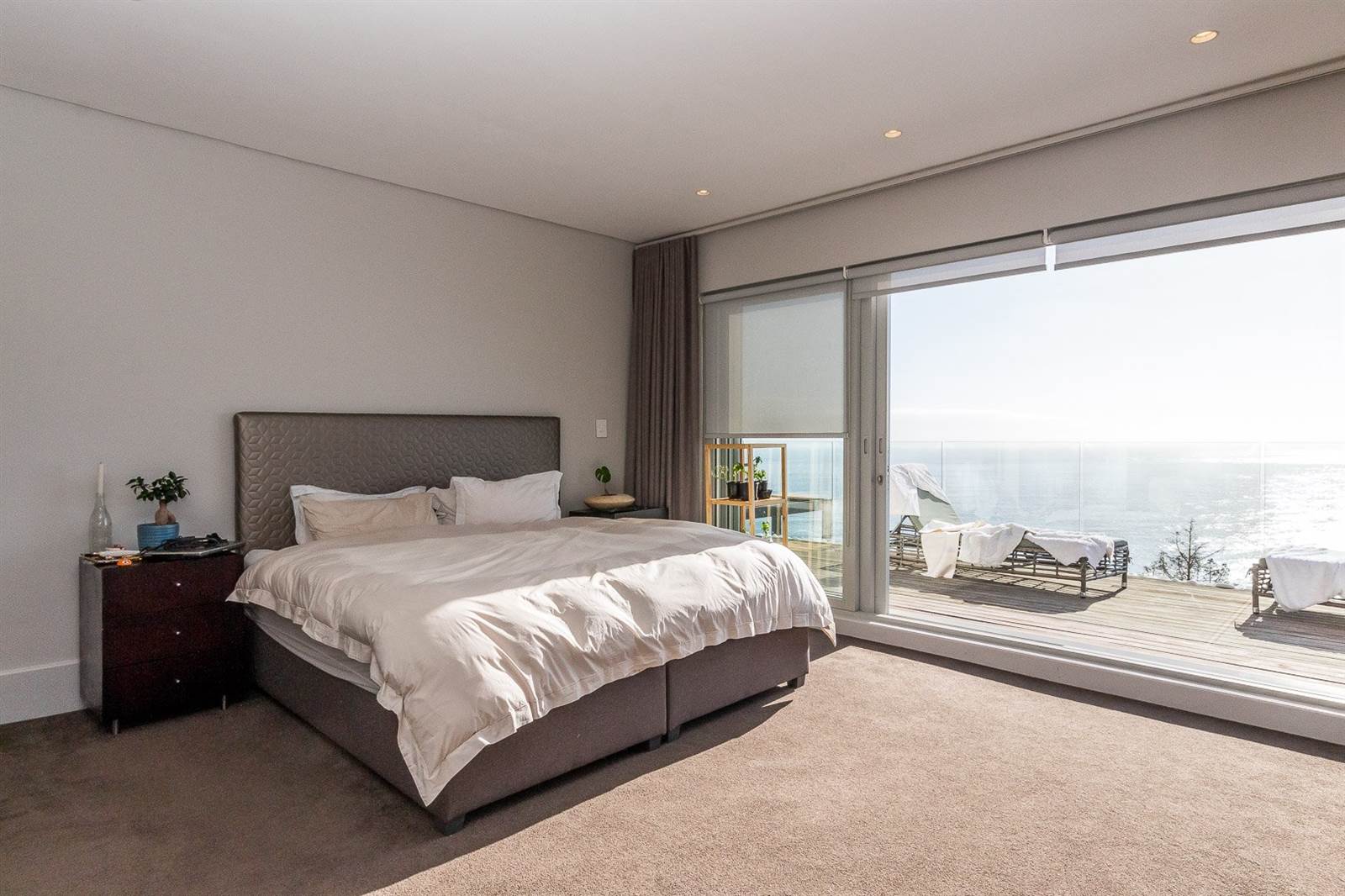 3 Bed Apartment in Bantry Bay photo number 14