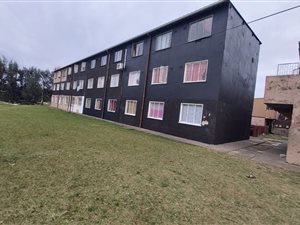3 Bed Apartment in Merebank East