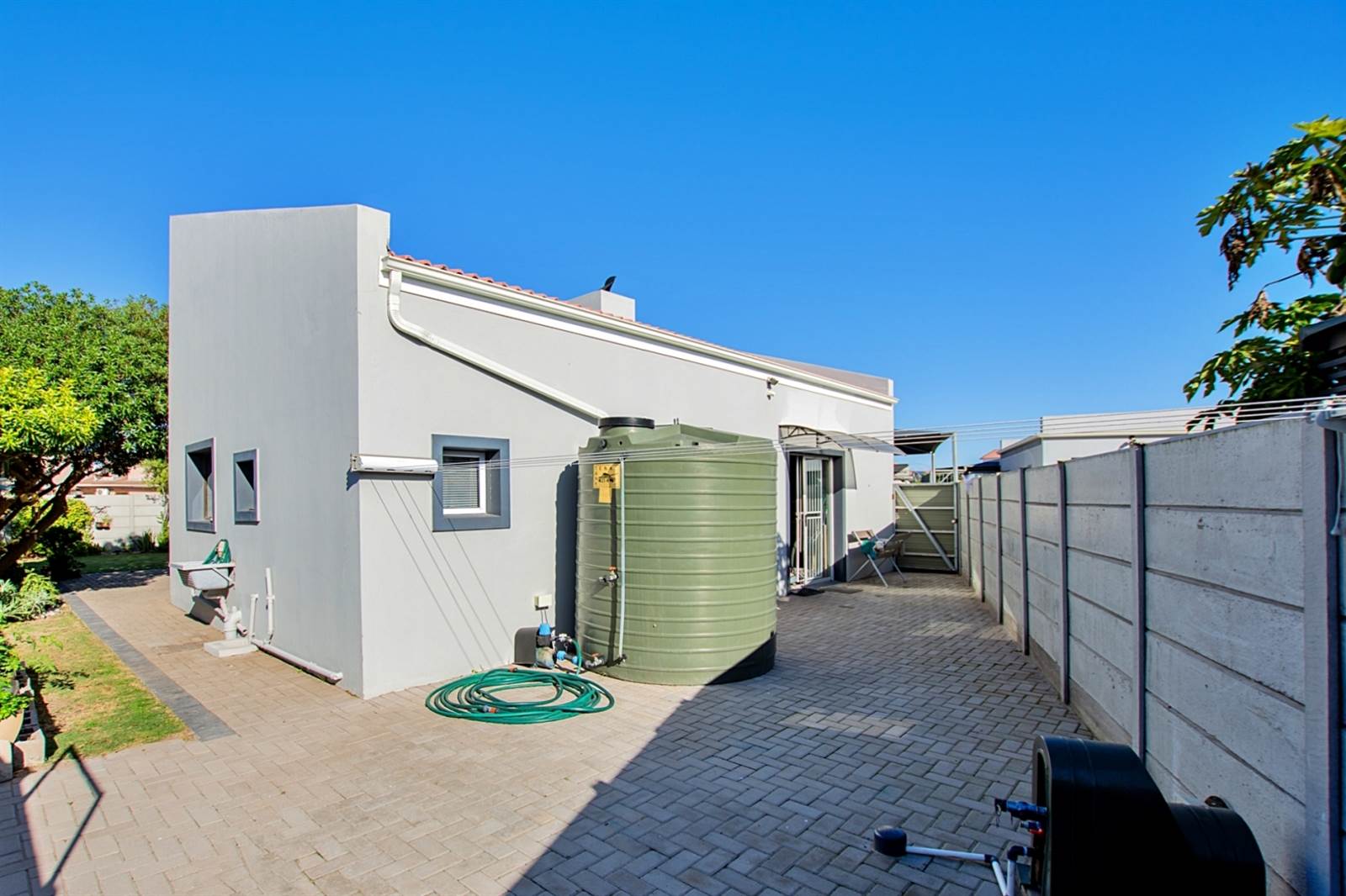 2 Bed House in Port Owen photo number 19