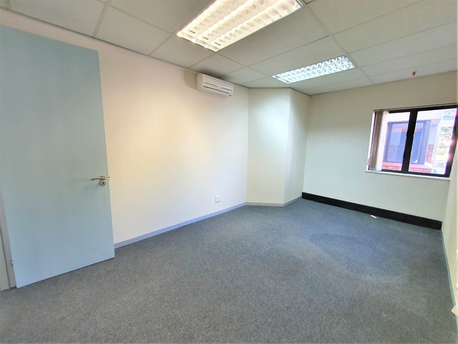 272  m² Office Space in Bryanston photo number 11