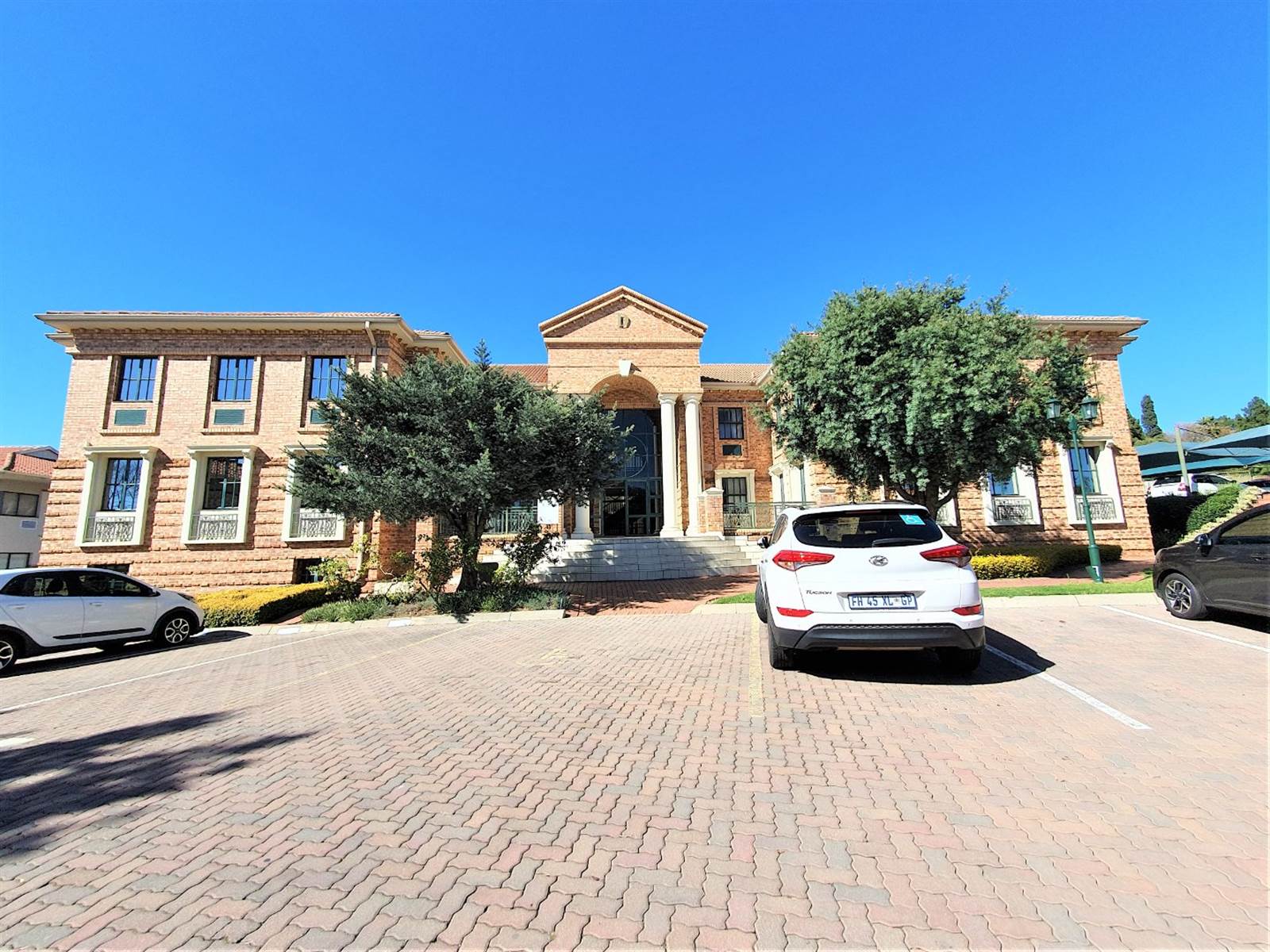 272  m² Office Space in Bryanston photo number 2