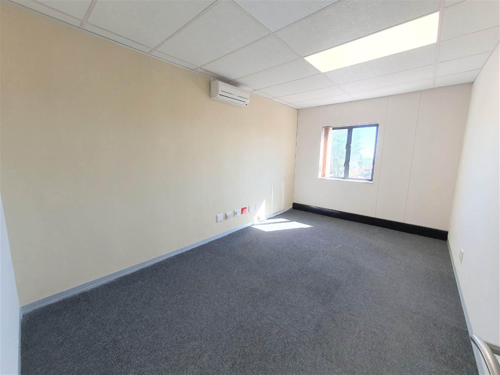 272  m² Office Space in Bryanston photo number 13