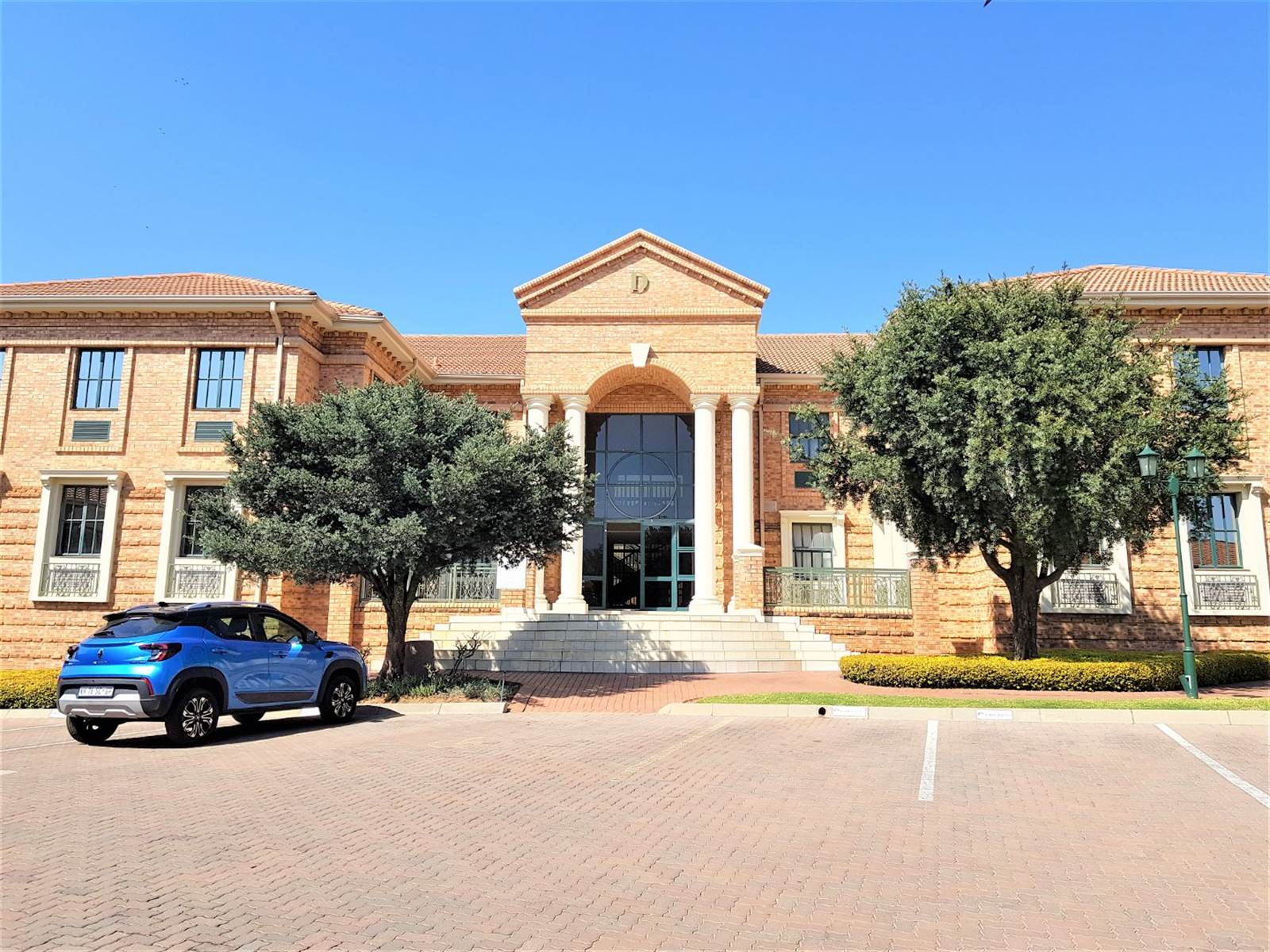 272  m² Office Space in Bryanston photo number 1