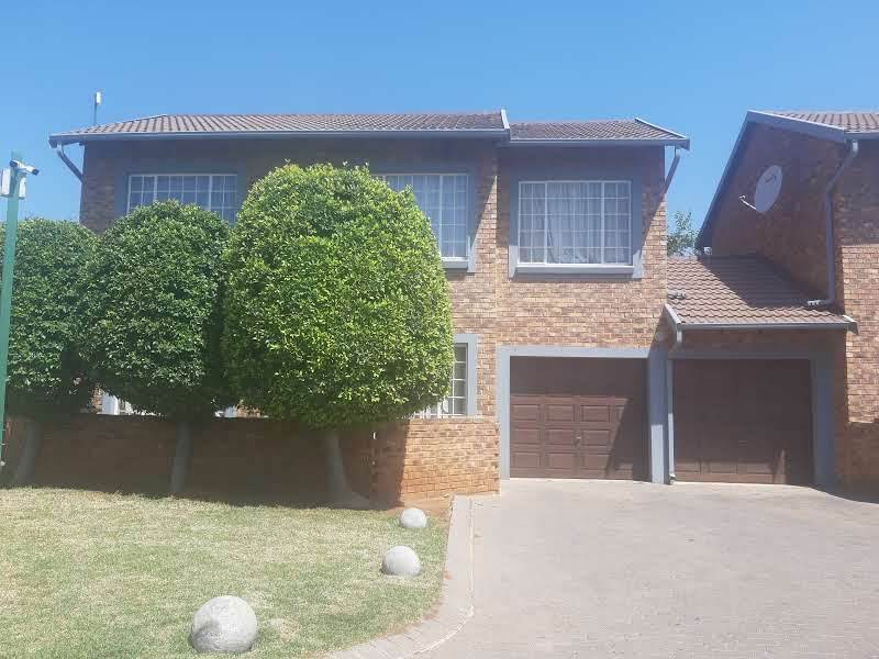 3 Bed Duplex in Greenstone Hill photo number 4