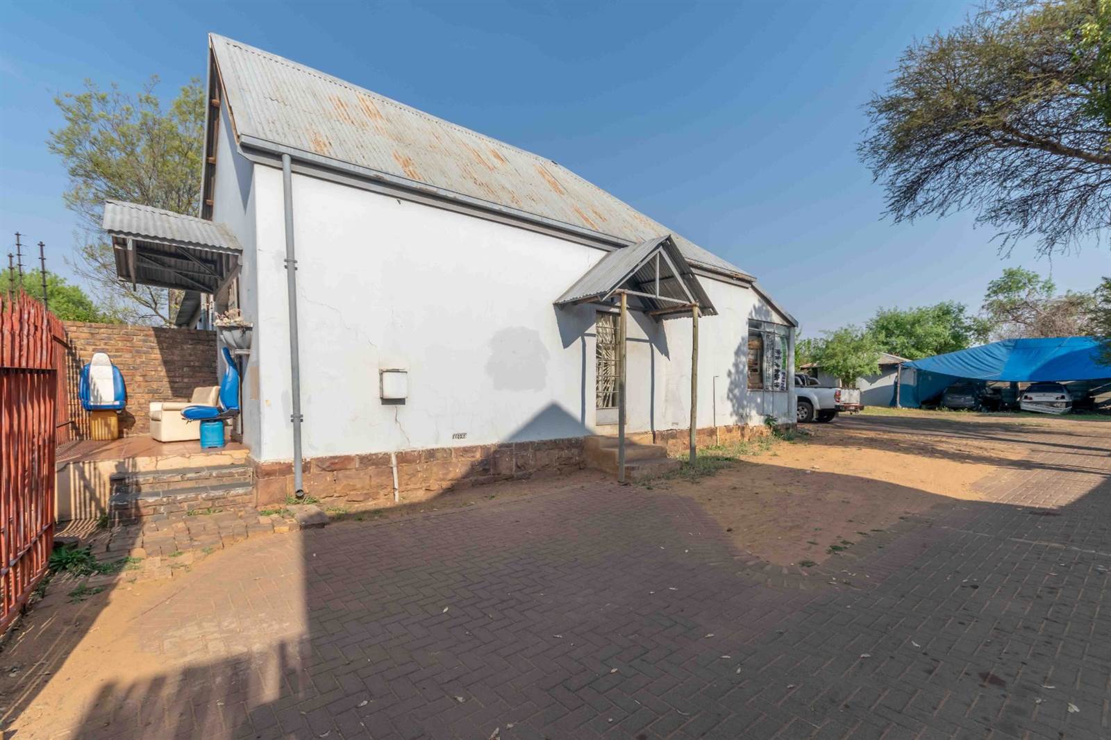 150  m² Commercial space in Middelburg Central photo number 1