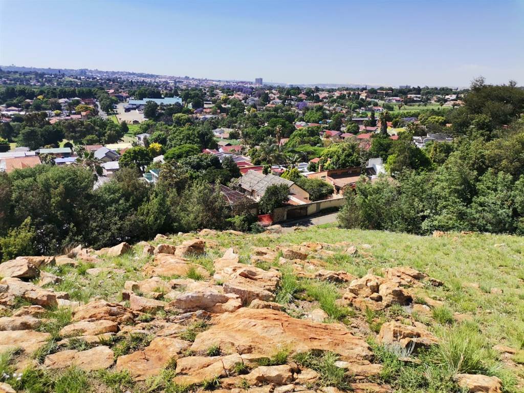 1.7 ha Land available in Northcliff photo number 3