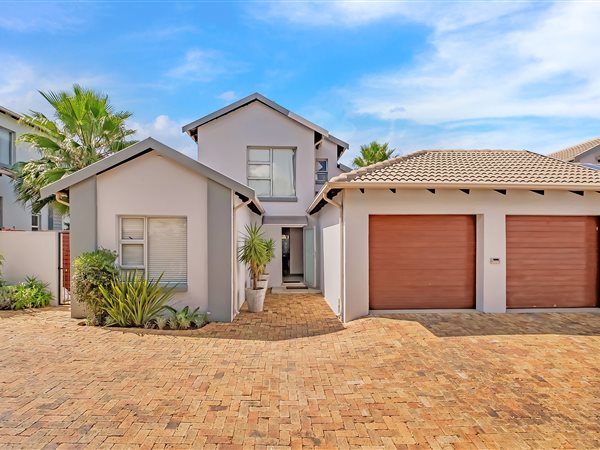 3 Bedroom Townhouse 3 Bedroom Townhouse