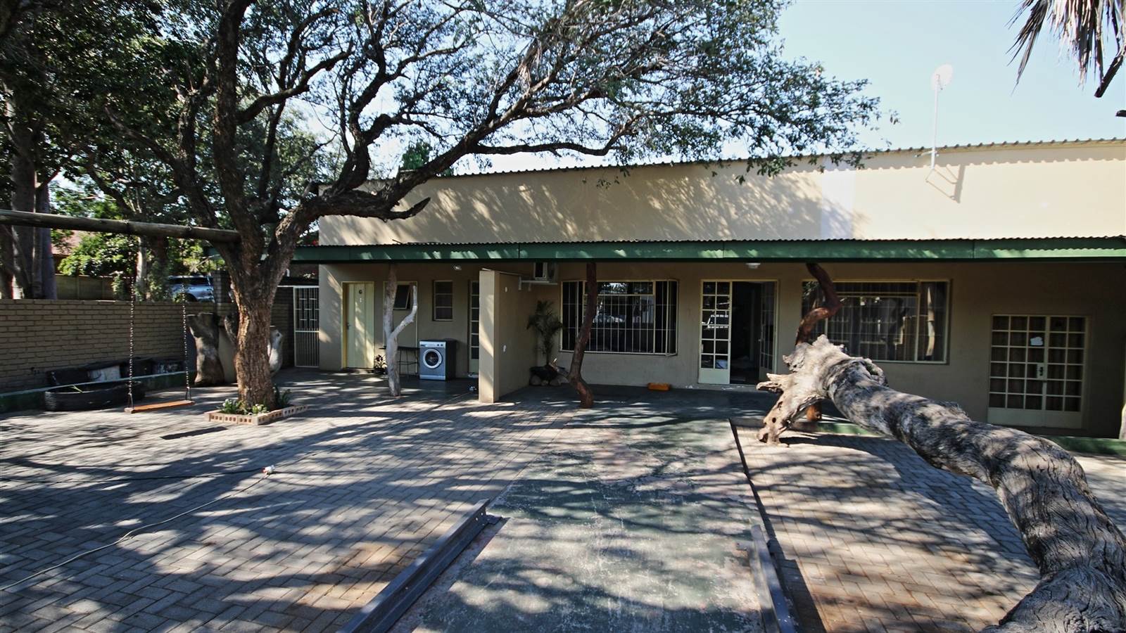 683  m² Commercial space in Hoedspruit photo number 1