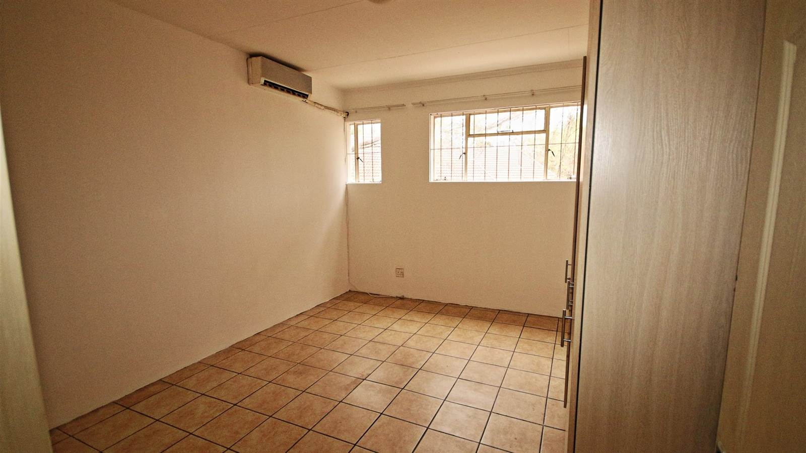 683  m² Commercial space in Hoedspruit photo number 10