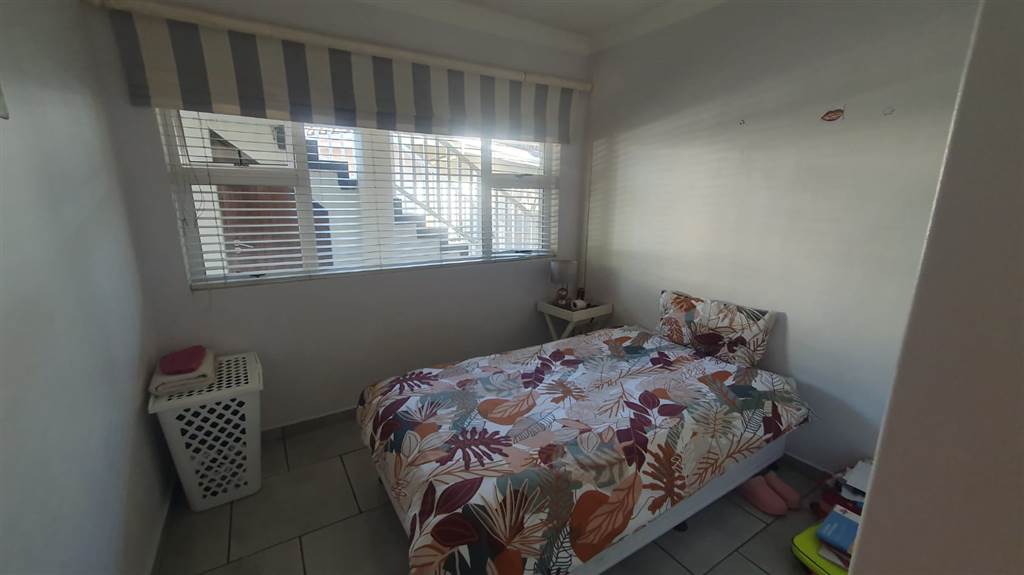 3 Bed Apartment in Melville photo number 11