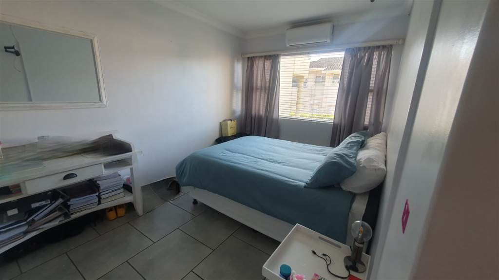 3 Bed Apartment in Melville photo number 12