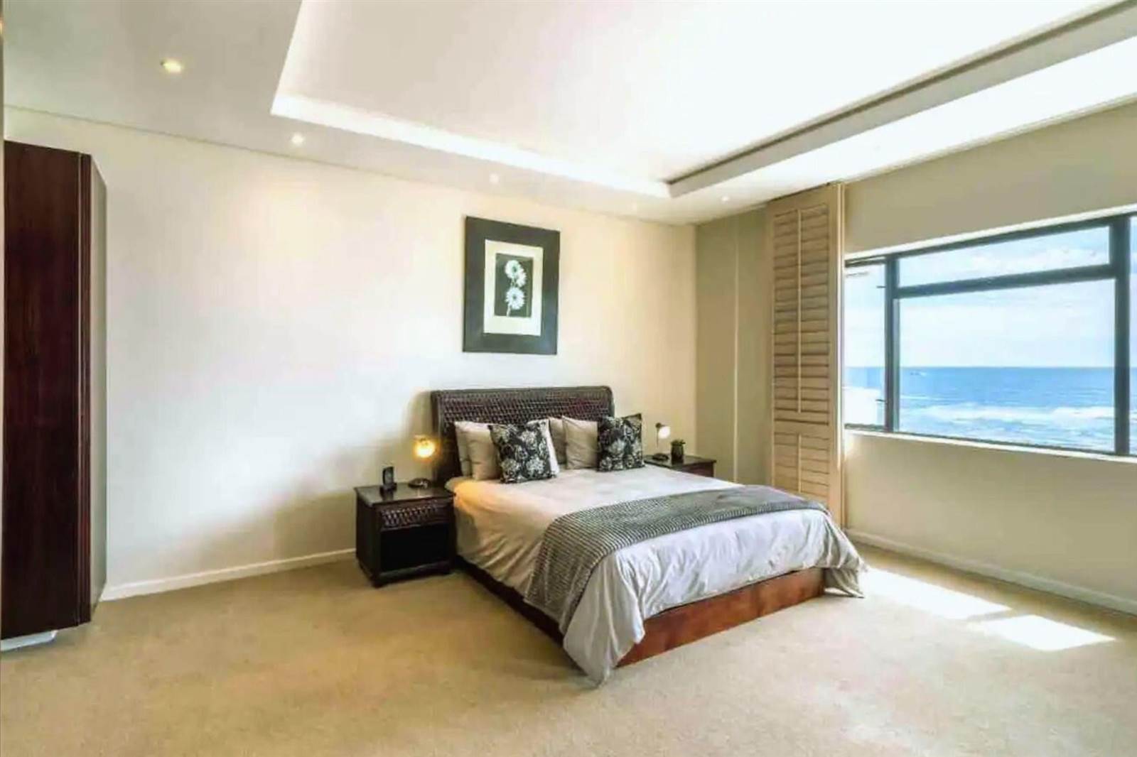 2 Bed Apartment in Bantry Bay photo number 23