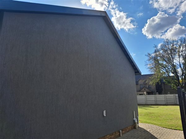 2 Bedroom House 2 Bedroom House