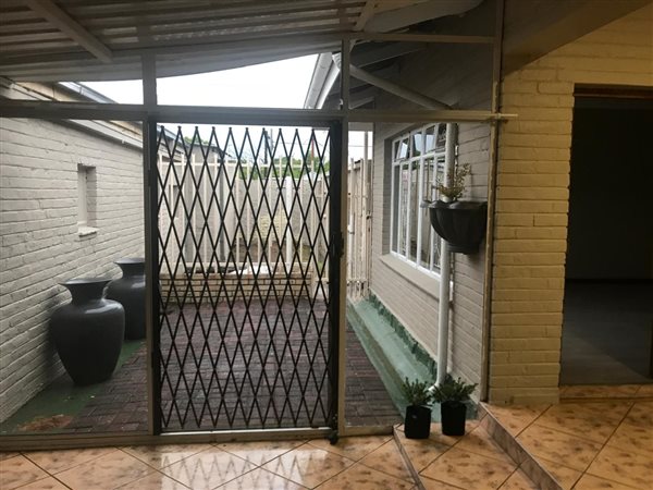 2 Bedroom House 2 Bedroom House
