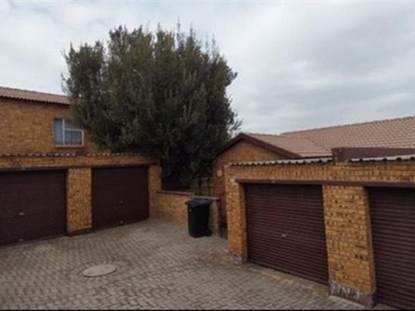 2 Bedroom Townhouse 2 Bedroom Townhouse